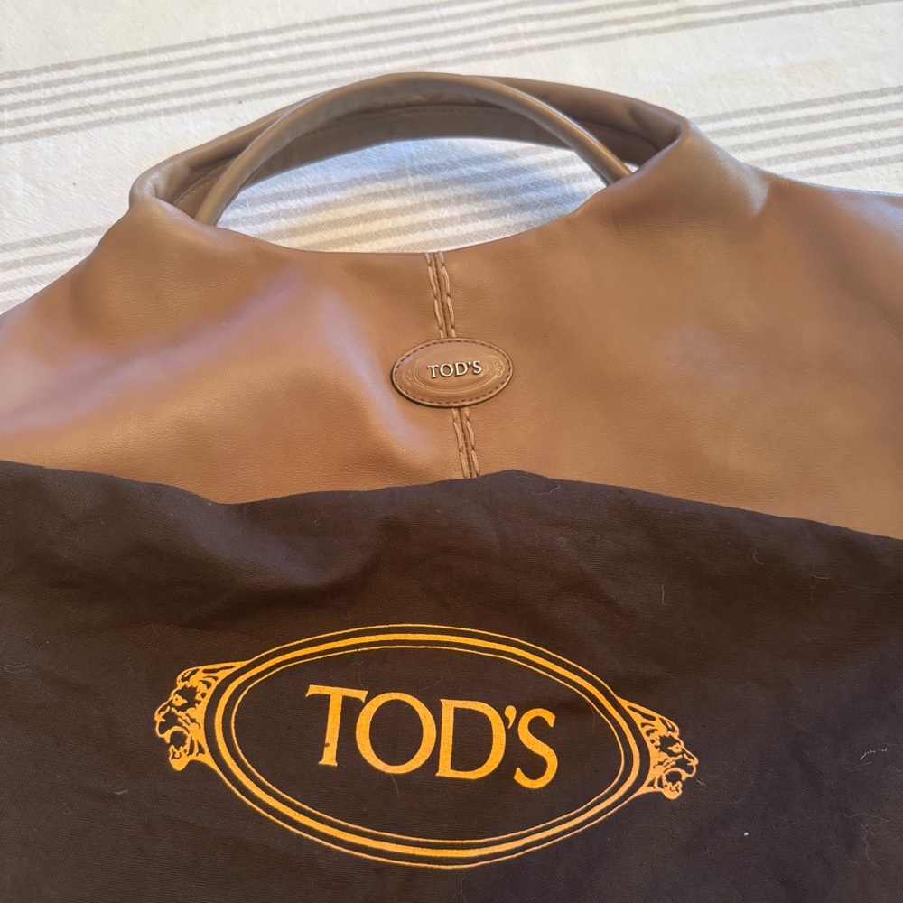 Tod’s T Timeless Brown Leather Tote - Picture 4 of 10